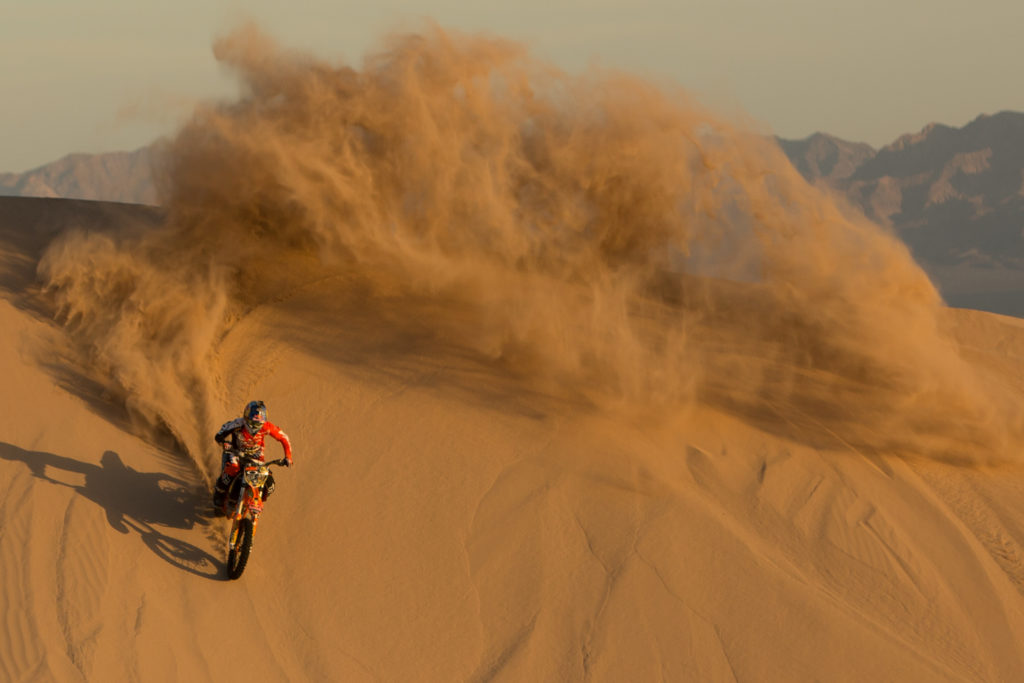 Ronnie Renner Sand-Surfing in Dumont Dunes - USA