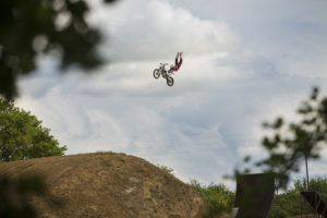 Luc Ackermann - Double Grab - Novilleros Video Production - France 2017